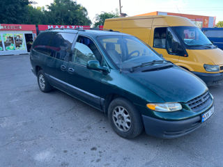 Chrysler Grand Voyager foto 2