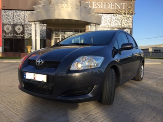 Toyota Auris foto 1