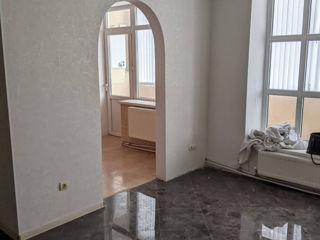 Apartament cu 2 camere, 51 m², Centru, Florești foto 2