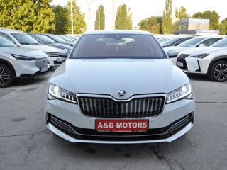 Skoda Superb foto 2