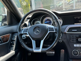 Mercedes C-Class foto 11