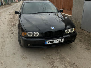 BMW 5 Series foto 3