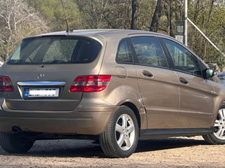 Mercedes B-Class foto 3