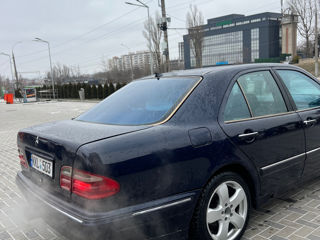 Mercedes E-Class foto 7