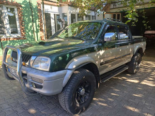 Mitsubishi L200 foto 2