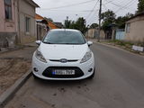 Ford Fiesta foto 2