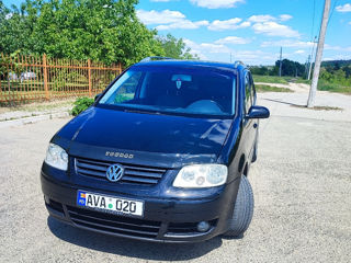 Volkswagen Touran foto 5