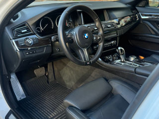 BMW 5 Series foto 10