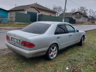 Mercedes E-Class foto 4