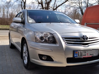 Toyota Avensis foto 2