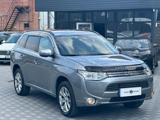 Mitsubishi Outlander foto 3