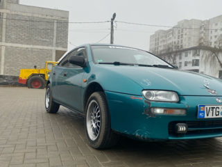 Mazda 323 foto 3