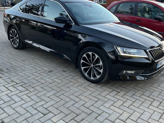 Skoda Superb foto 2