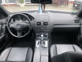 Mercedes C Class foto 13