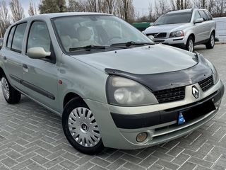 Renault Clio foto 1