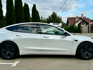 Tesla Model 3 foto 6