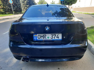 BMW 5 Series foto 4