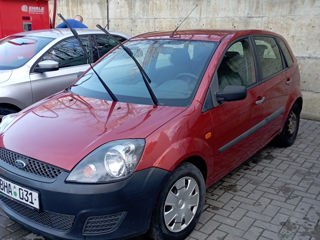 Ford Fiesta foto 4