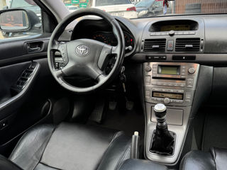 Toyota Avensis foto 5