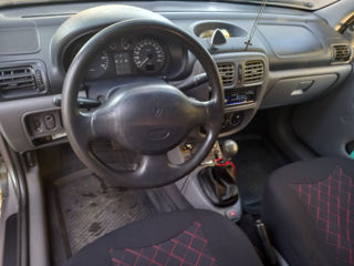 Renault Clio foto 3