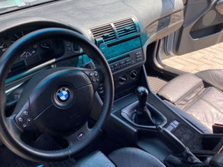 BMW 5 Series foto 2