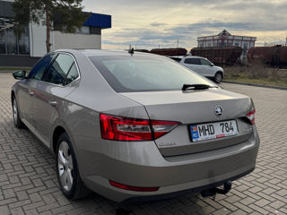 Skoda Superb foto 3