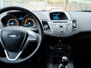 Ford Fiesta foto 3