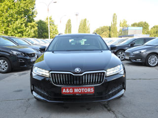 Skoda Superb foto 2