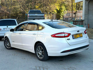 Ford Fusion foto 4