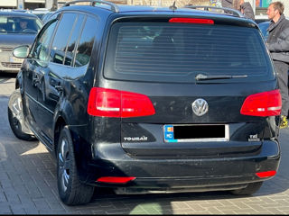 Volkswagen Touran foto 3