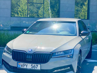 Skoda Superb foto 2