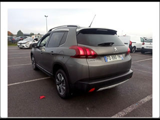 Peugeot 2008 foto 2