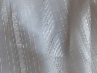 Stofe pentru draperii cu luciu argintiu. Pature pe pat. foto 6