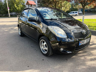 Toyota Yaris foto 2