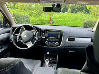 Mitsubishi Outlander foto 8