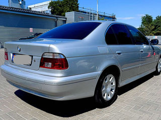 BMW 5 Series foto 5