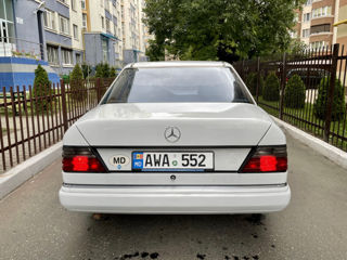 Mercedes Series (W124) foto 6