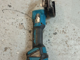 Makita DGA 513 foto 2