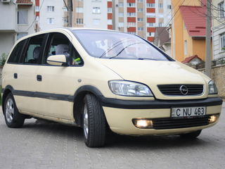 Opel Zafira foto 2