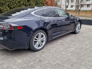 Tesla Model S foto 6