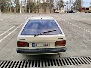 Mazda 323 foto 4