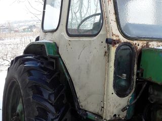 Se vinde Tractor iumz 1500 euro. foto 8