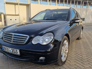 Mercedes C-Class foto 3