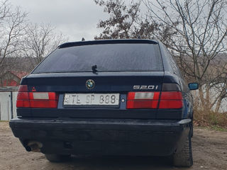 BMW 5 Series Touring foto 2