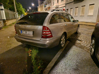 Mercedes C-Class foto 2