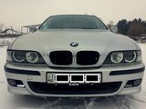 BMW 5 Series foto 4