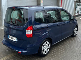 Ford Tourneo Courier foto 4