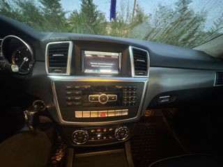Mercedes M-Class foto 2