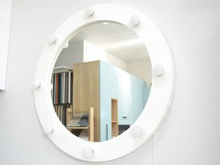 Oglinda rotunda cu becuri. Зеркало круглое с лампочками. foto 2