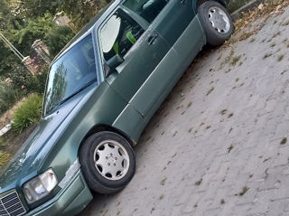 Mercedes Series (W124)